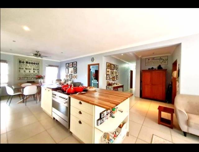 4 BEDROOM HOUSE FOR SALE IN MEER EN SEE